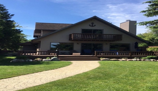 Waterfront Home on Beautiful Hubbard Lake