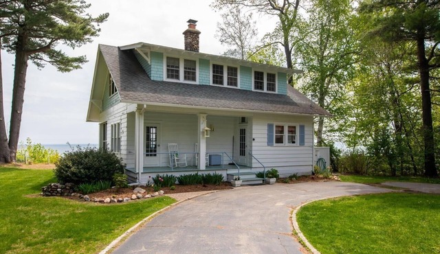 Waterfront Homes in Lexington