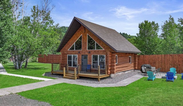 Waterfront Log Cabin Sauna Game Room Pontoon & Snowmobile Access