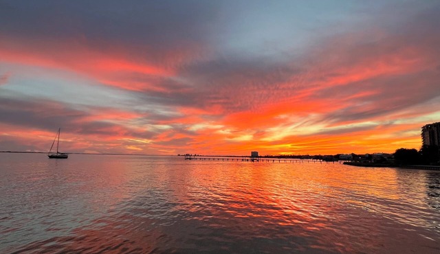 Waterfront Paradise/Panoramic Views/Beach access/Pets Ok w/fee