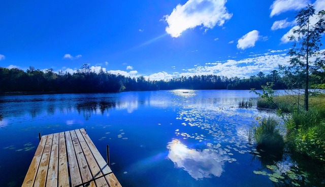 Waterfront Peninsula Escape Cabin