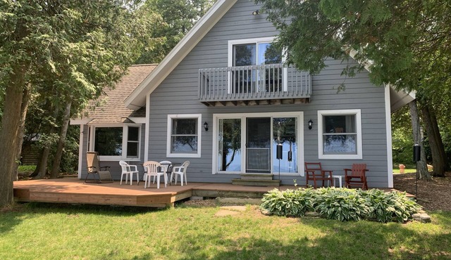 Waterfront vacation home on Garrett Bay with private dock (summer season)