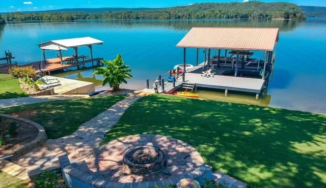 Watts Bar Fun Lake Home | Views | Ramp | Docks | Firepit | Fast WiFi