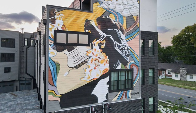Weekday-Specials, Skyline Views, Broadway-2.5mi