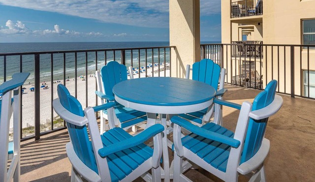 *WEEKLY SPECIALS!* Phoenix III - 7th Floor - 3 Bedroom