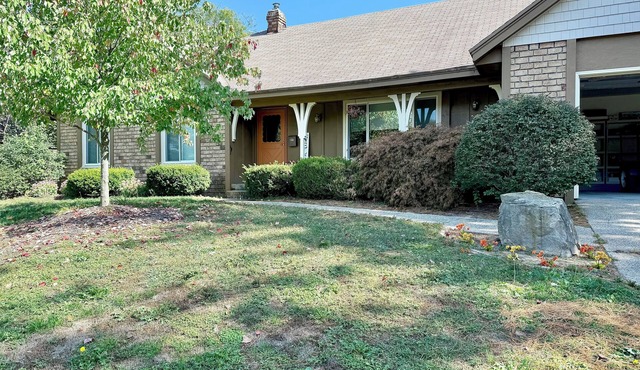Welcome to Cedar Ridge House, enjoy the homey feel in this quiet neighborhood.
