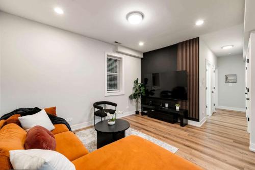 Welcome to our Charming 2BD 2BA Pilsen Apartment in Chicago