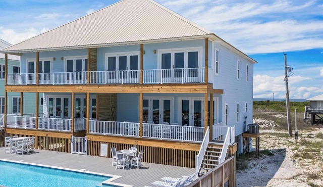 West Side Gorgeous 6 Br 4.5 Ba Beach Front Duplex - Newly Renovated!