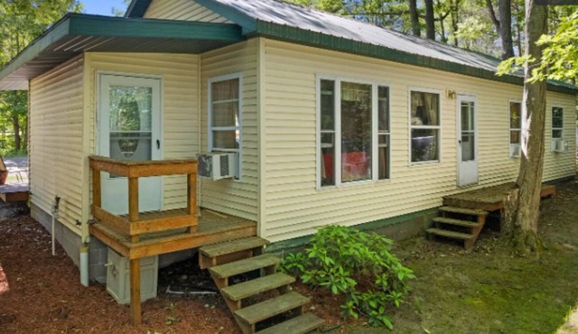 "West View Cabins" on Ostego Lake - Cabin #1 - Waterfront and on Trail 7
