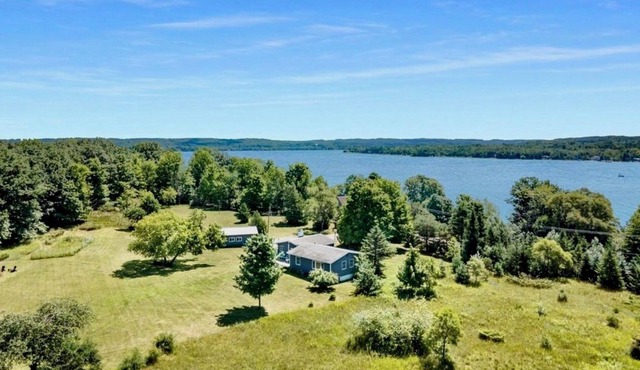 Whaleback Retreat