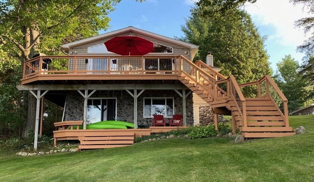 What a View! Up North MI Ausable Lake Waterfront 4 bedrooms/2 baths Pontoon boat