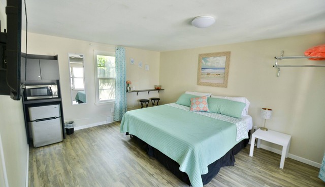 Whitehall Cottages Boutique Motel - King Beds