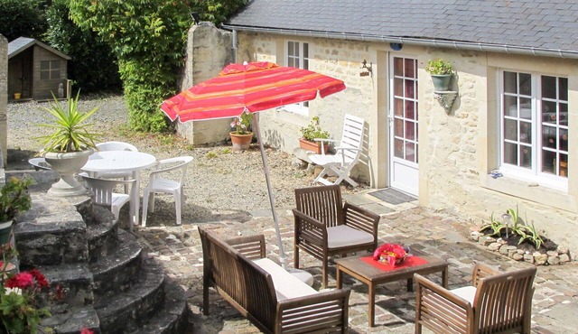 Wonderful private villa for 4 guests with WIFI, TV and terrace in Commes