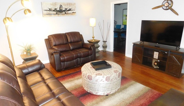 World Cup Ready 5BR Near Airport & Stadium Sleeps14 Sport Teams Welcome