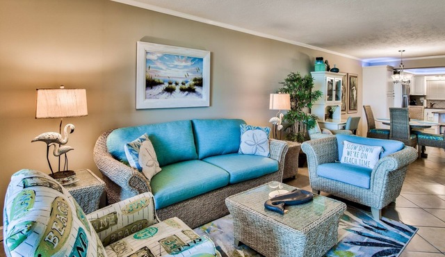 WOW! Large 1 BR/1 BA on exclusive Holiday Isle, Destin FL includes Beach Service