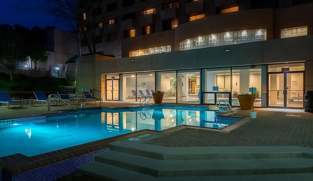 Your Relaxing Getaway Awaits! Awesome unit for your stay. Near Sweet Water Park