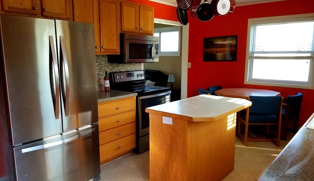 Your vacation starts here! Fully Furnished 3 bedroom home! Close to Ferry's!