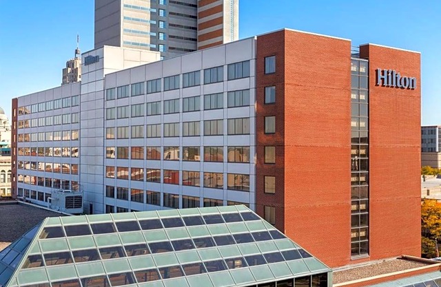 3-Star Hotel ∙ Hilton Fort Wayne at the Grand Wayne Convention Center