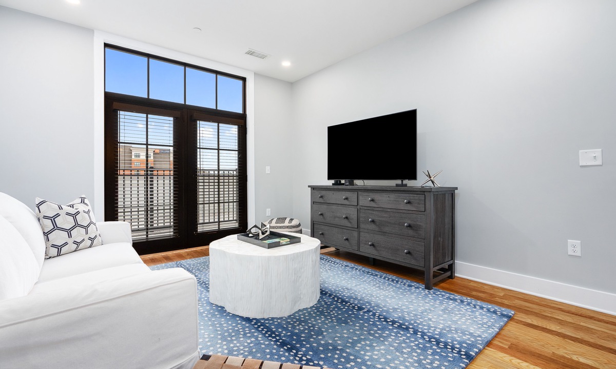 Auburn Apartment | Lavish Apartment over Target in Downtown Auburn - 205