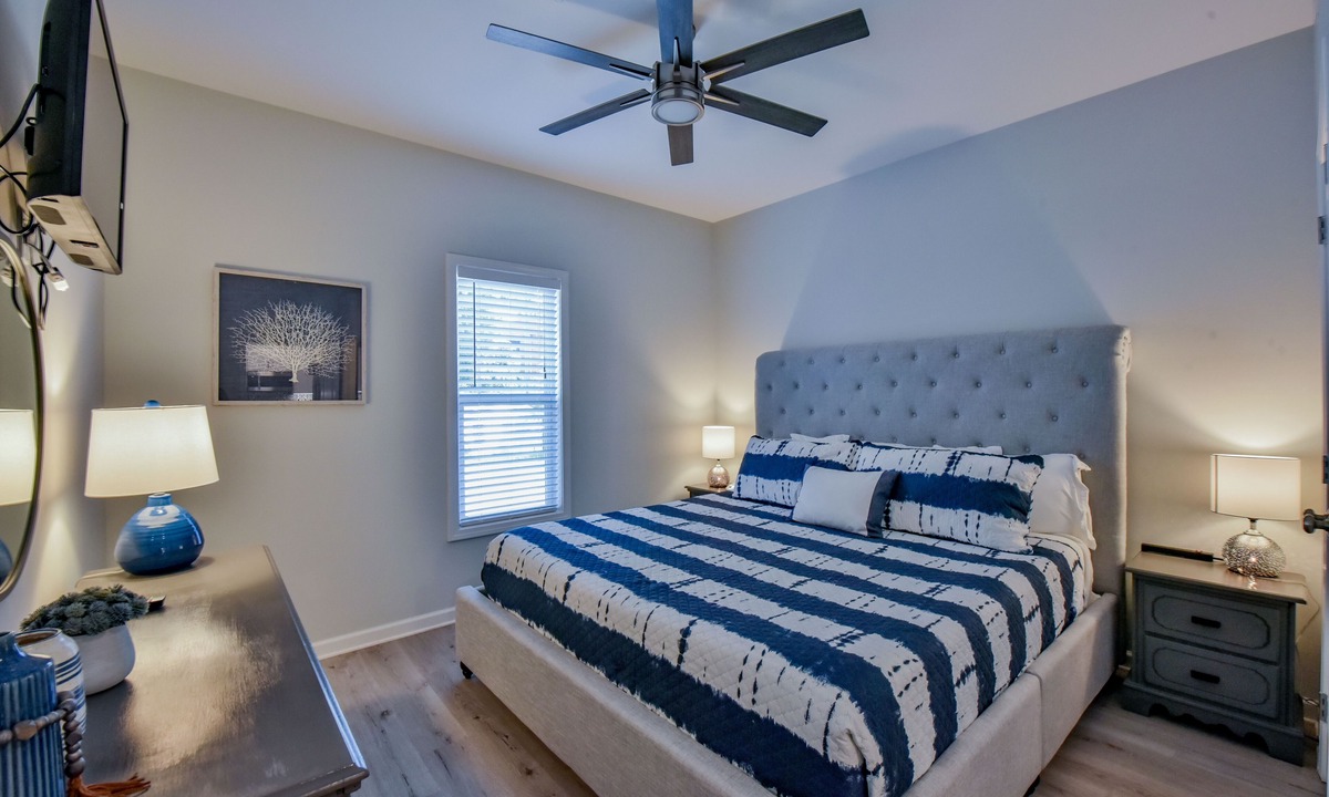 Tuscaloosa Condo | Crimson Court - Book Now for Football!