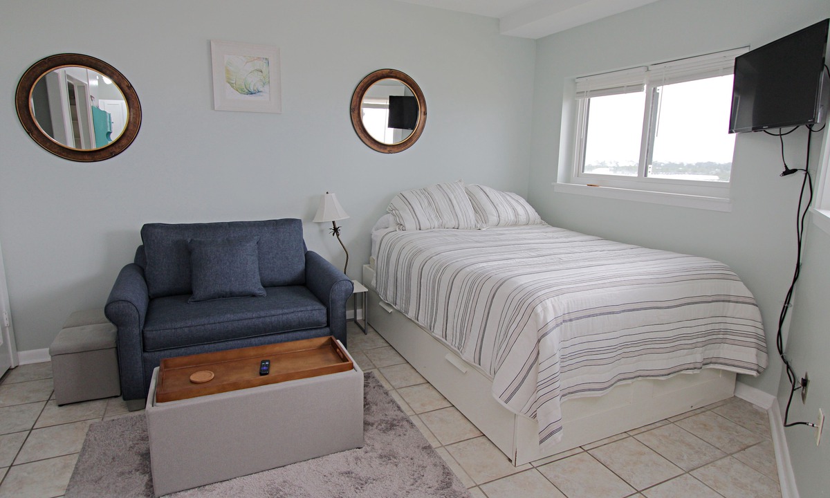 Fort Morgan Condo | 🌊Things are different at the beach! Best time for a beach getaway!🌊🏖️🌴