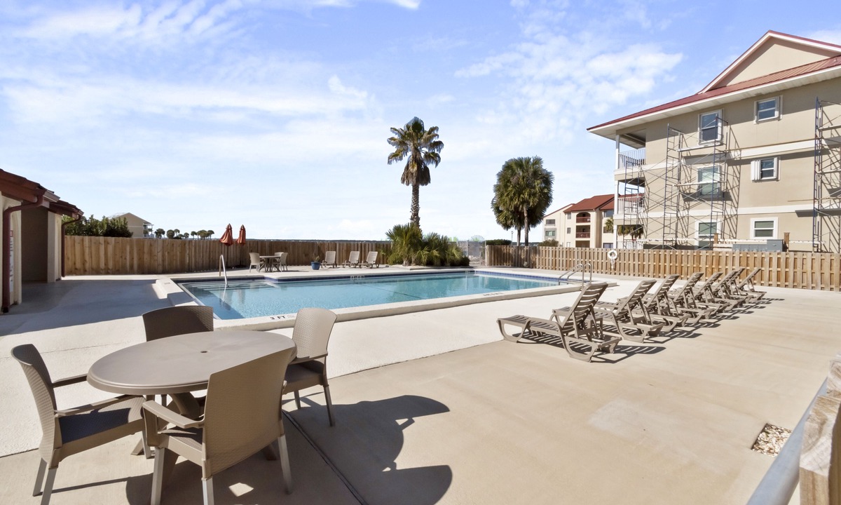 Navarre Beach Apartment | Treasure by the Sound-Sound Front Studio with Community Pool/Private Pier