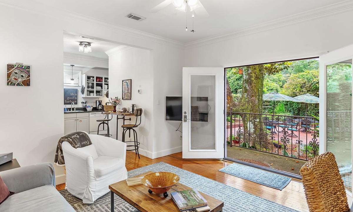 Fairhope Apartment | New Orleans at Jubilee Suites Bed & Breakfast. 1K/1B