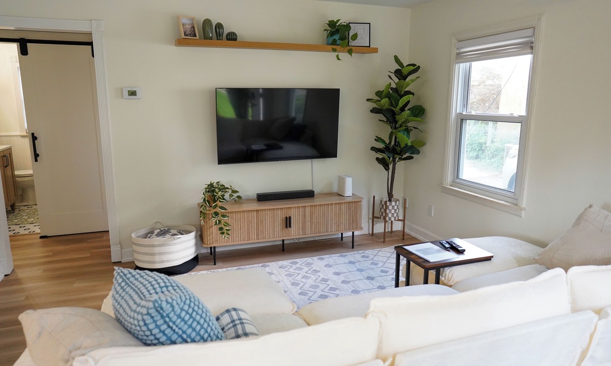 Plymouth House | Charming 2-bedroom house in Beautiful Downtown Plymouth - Wifi, washer/dryer