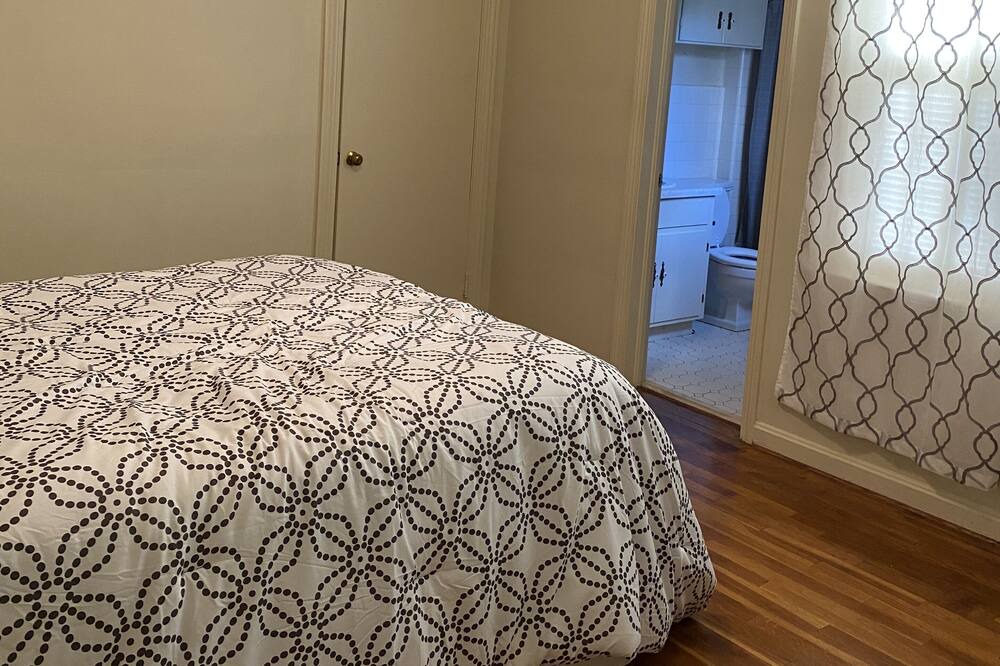 Photo of Bedroom in Tuscaloosa