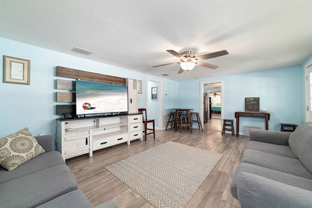 Photo of Livingroom in Orange Beach