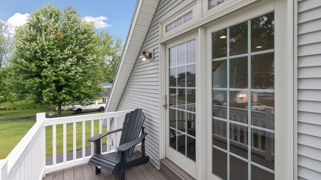 Photo of Outdoor in Crystal