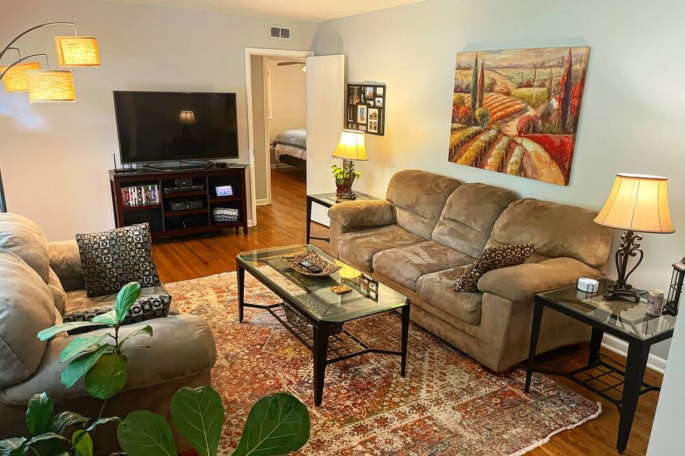 Photo of Livingroom in Homewood