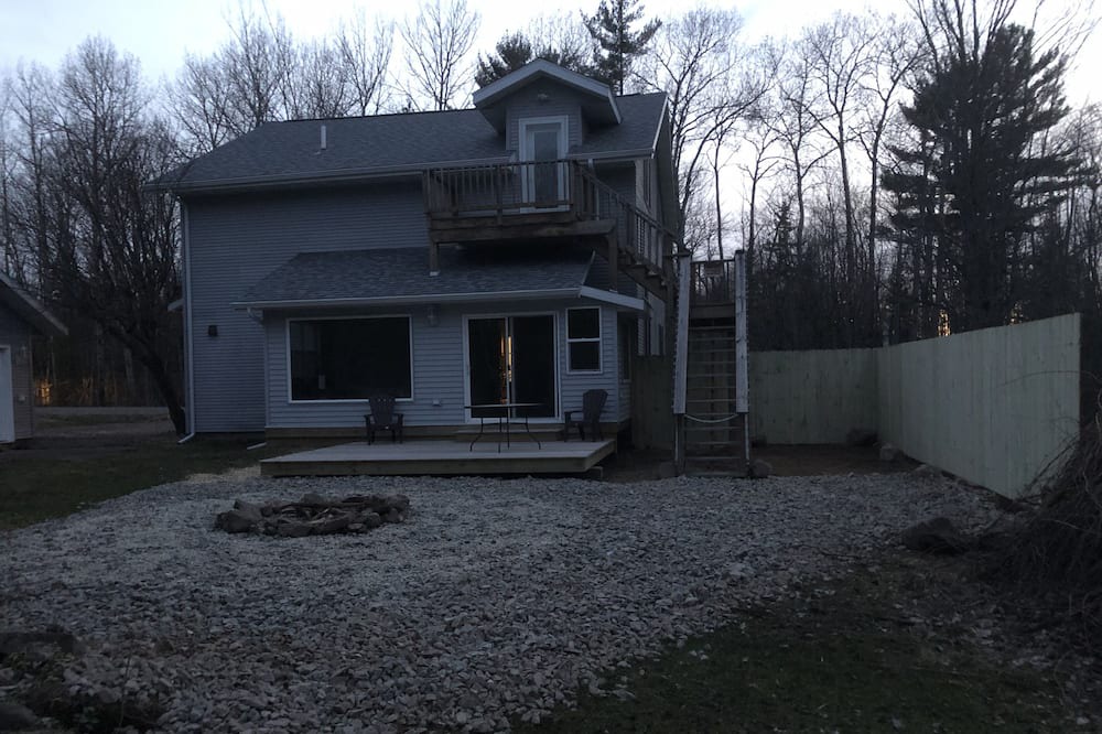 Photo of Outdoor in Deerton