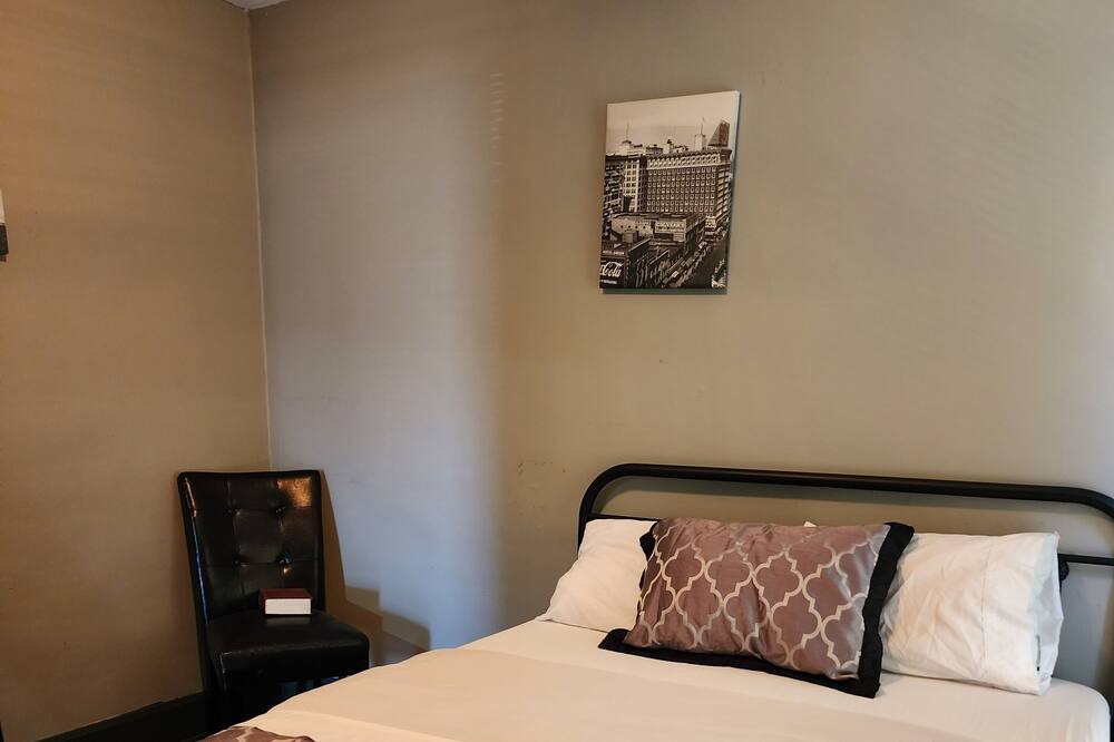 Photo of Bedroom in Mexicantown - Southwest Detroit