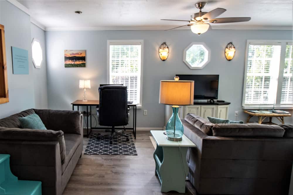 Photo of Livingroom in Paw Paw Lake