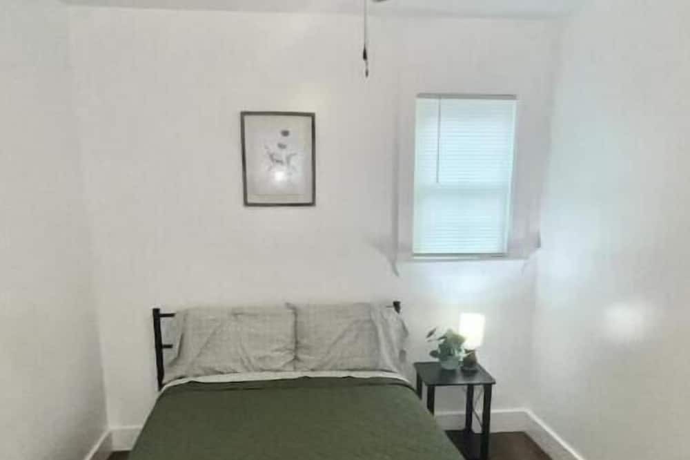 Photo of Bedroom in Albertville