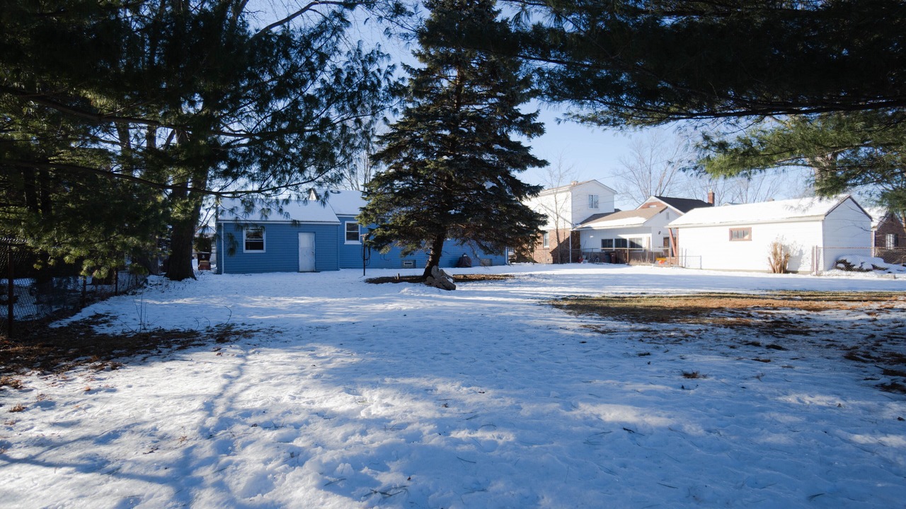 Photo of Outdoor in Center Line