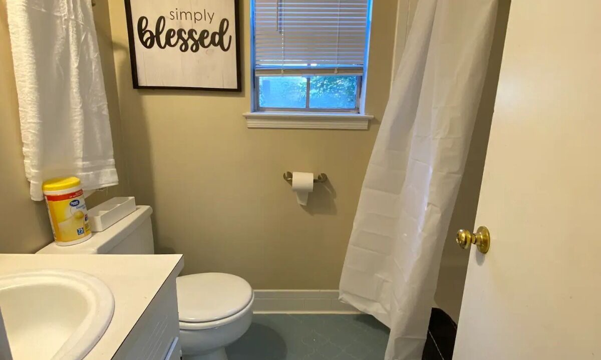 Photo of Bathroom in Gunter Afs