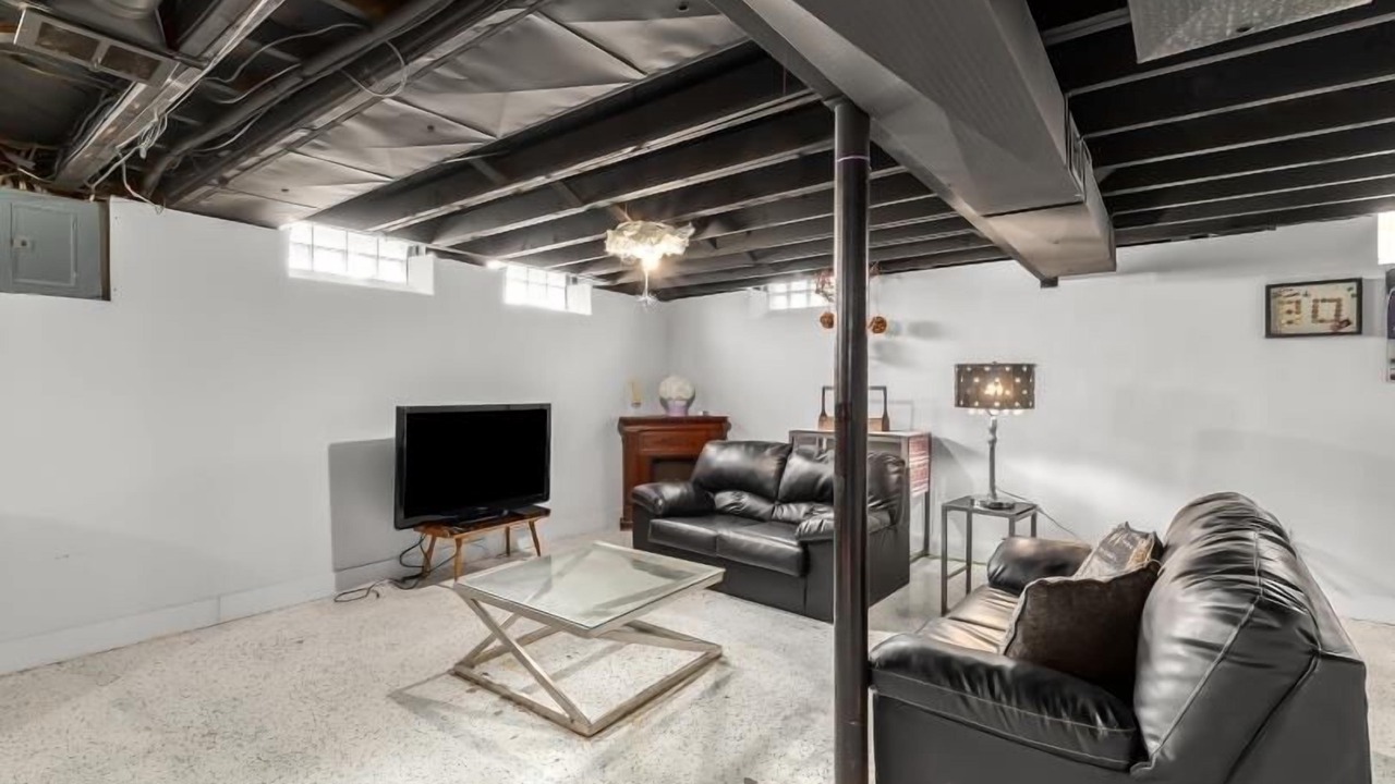 Photo of Livingroom in Livonia