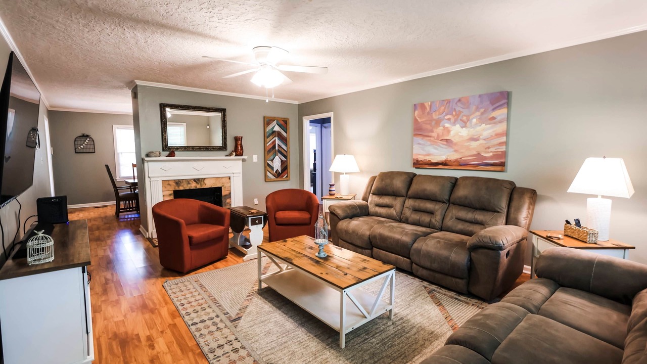 Photo of Livingroom in Anniston