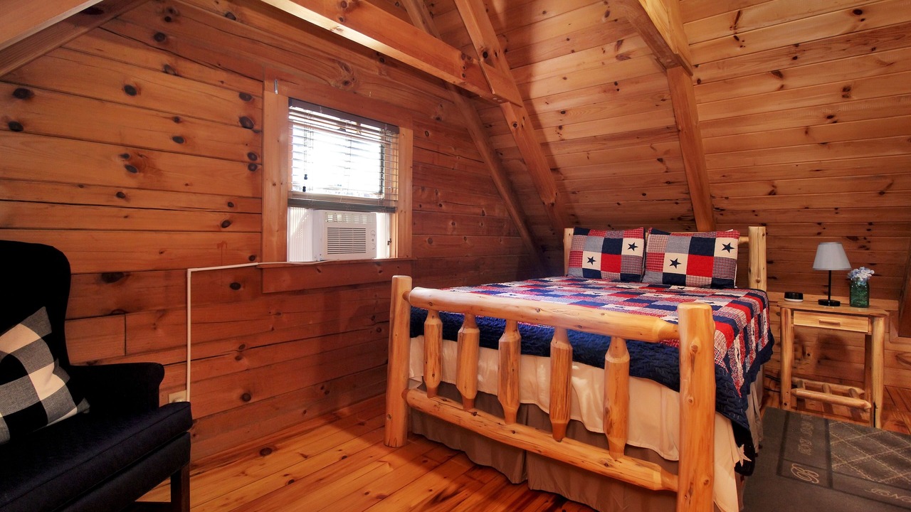 Photo of Bedroom in Pine Mountain Valley