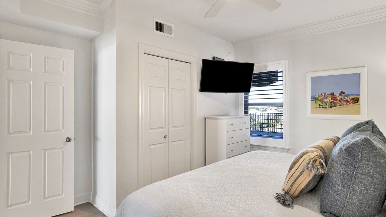 Photo of Bedroom in Orange Beach East