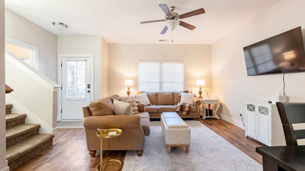 Photo of Livingroom in Hoover