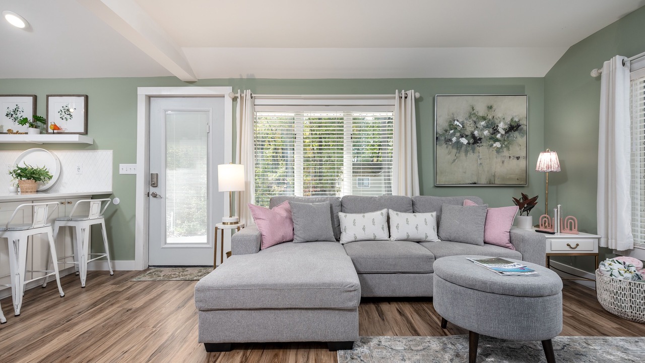 Photo of Livingroom in Harrison