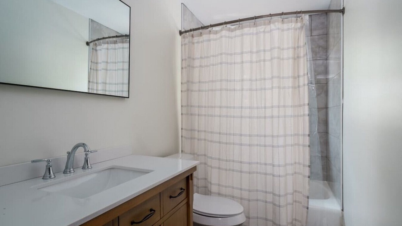 Photo of Bathroom in Crestwood South