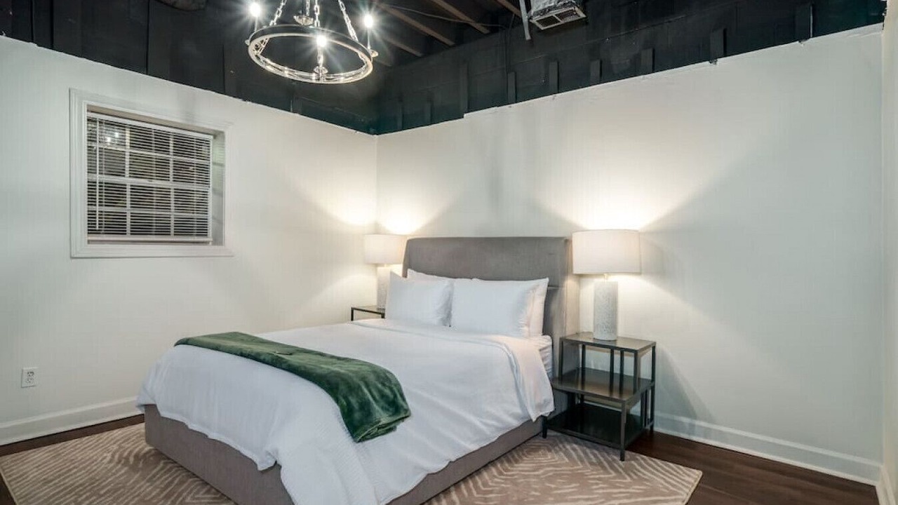 Photo of Bedroom in Crestwood South