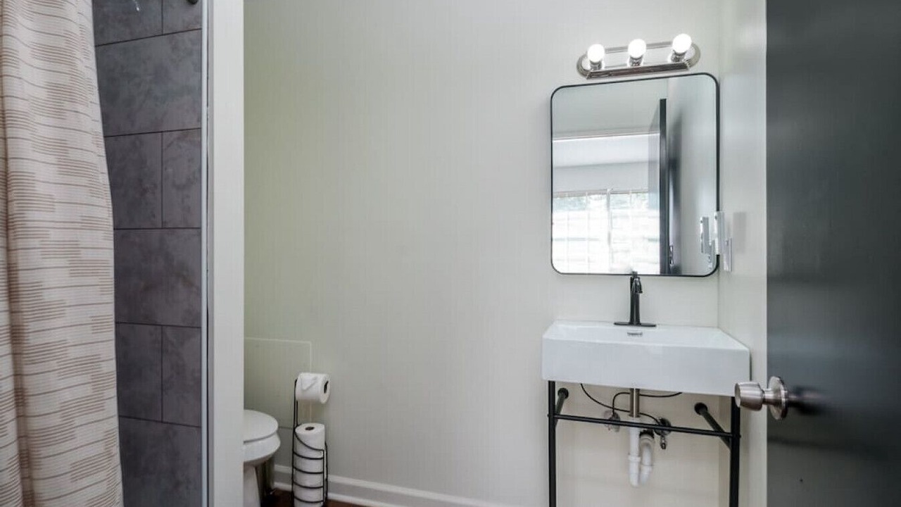 Photo of Bathroom in Crestwood South