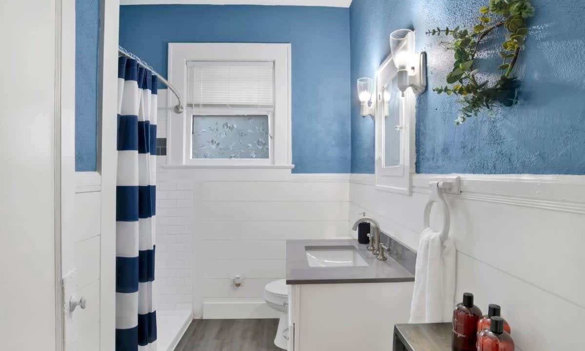 Photo of Bathroom in Hannon Park