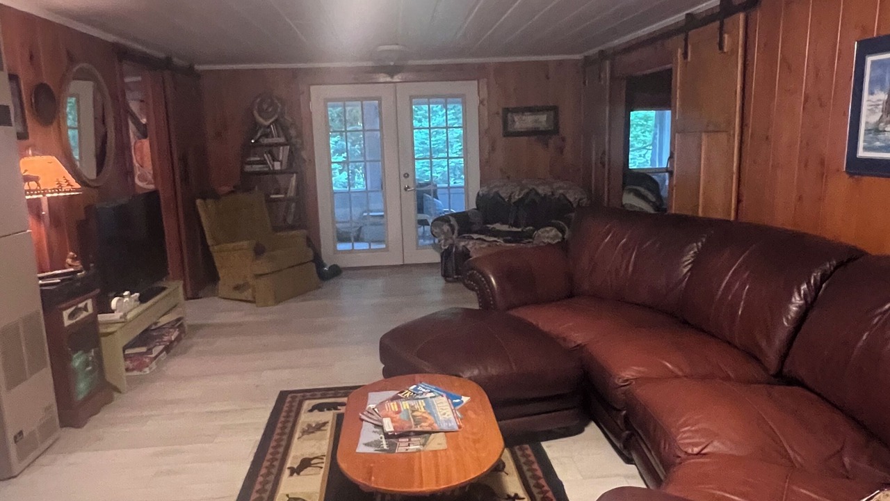 Photo of Livingroom in Higgins Lake