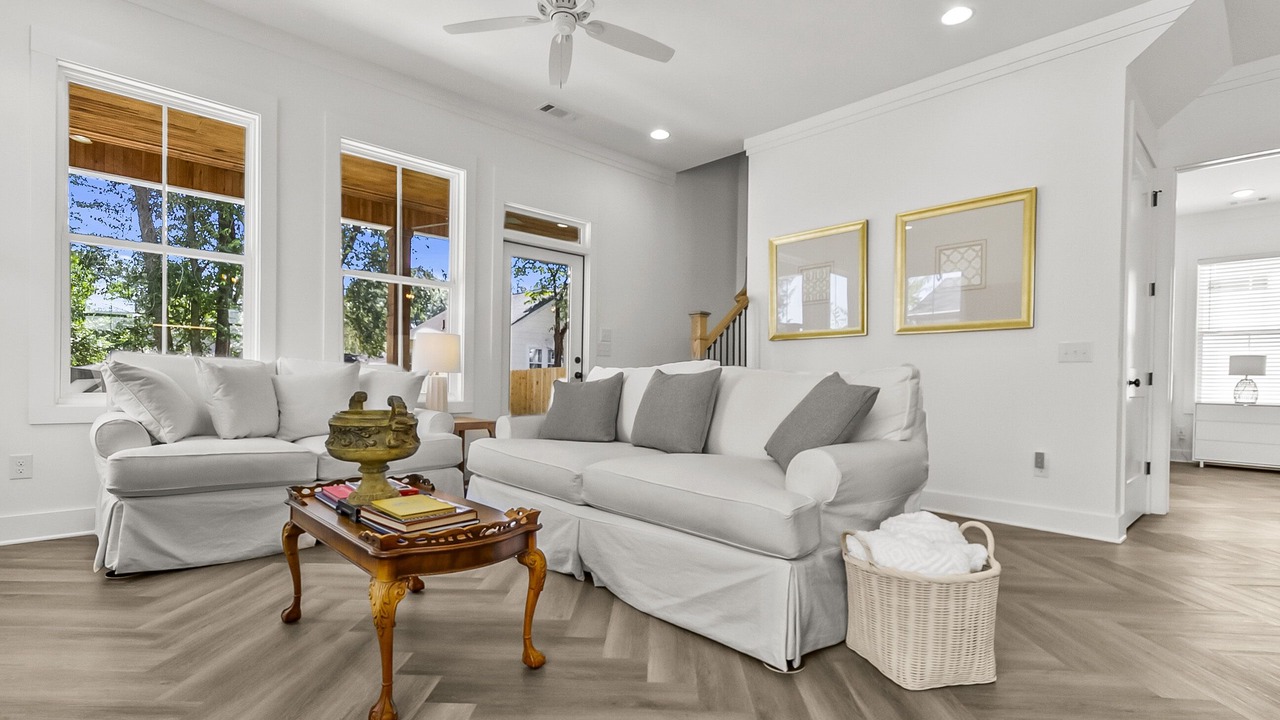 Photo of Livingroom in Northport